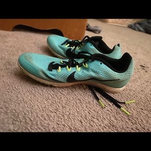 Track shoes